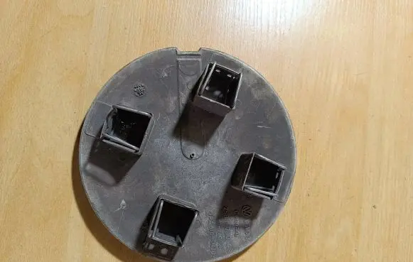 Volkswagen Golf II Original wheel cap 1H0601149
