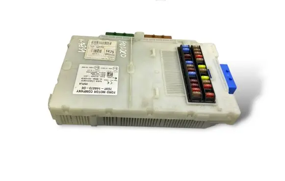 Ford Mondeo MK IV Fuse module 7G9T14A073DE