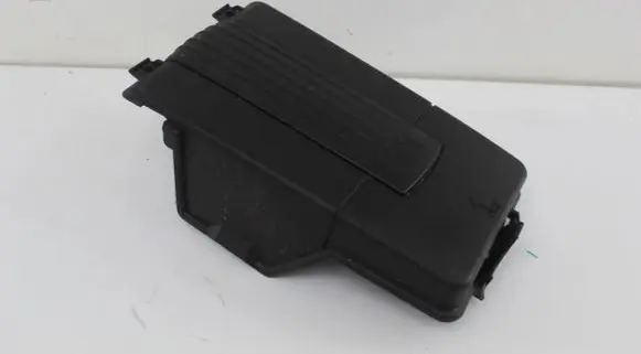 Volkswagen PASSAT B7 Battery box tray cover/lid 3C0915443A