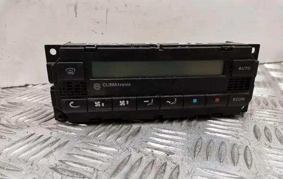 Volkswagen PASSAT B5.5 Climate control unit