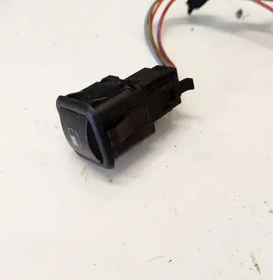 Volkswagen PASSAT B5 Fuel tank opening switch 3B0959833