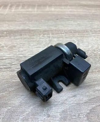 BMW 5 E60 E61 Turbo solenoid valve 2247906