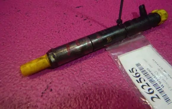 Ford Focus C-MAX Fuel injector 2T1Q9F593AA