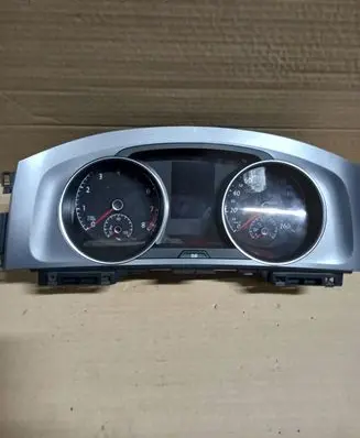 Volkswagen Golf VII Speedometer (instrument cluster) 5G1920750A