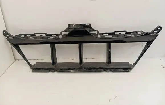 BMW 7 G70 Front bumper lower grill 8081534