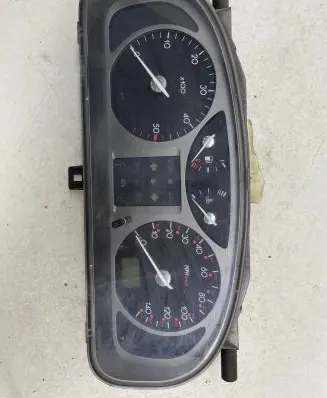 Renault Laguna II Speedometer (instrument cluster) 8200170306 501018640065