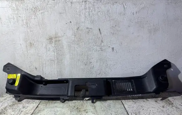 Volvo V50 Radiator trim 30716338 30716339