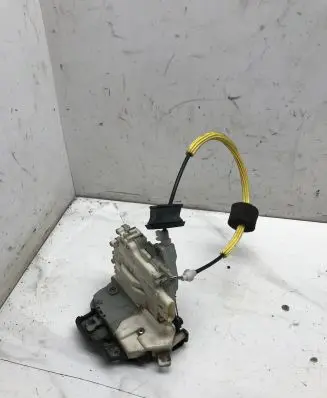 Audi A6 S6 C6 4F Front door lock