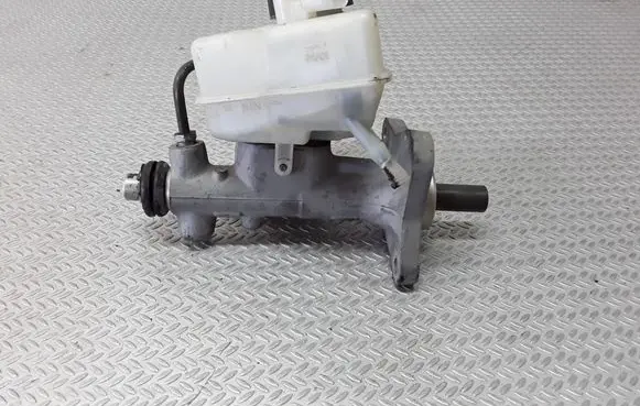 Mercedes-Benz C W203 Master brake cylinder A2034300002