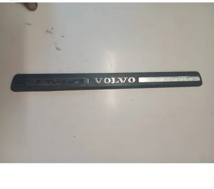 Volvo S80 Side skirt front trim 8659960