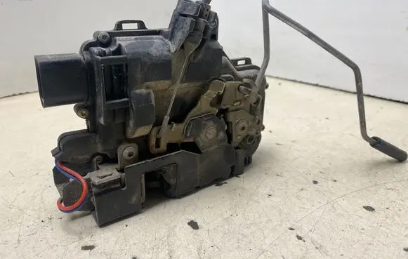 Seat Leon (1M) Front door lock PA66306 3B1837016C