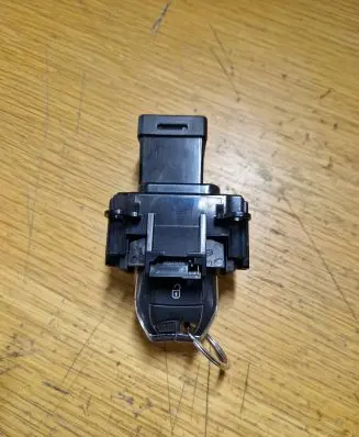 Citroen C4 Grand Picasso Ignition lock 980063008002