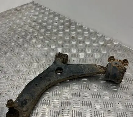 Volvo V50 Front lower control arm/wishbone 5470820022