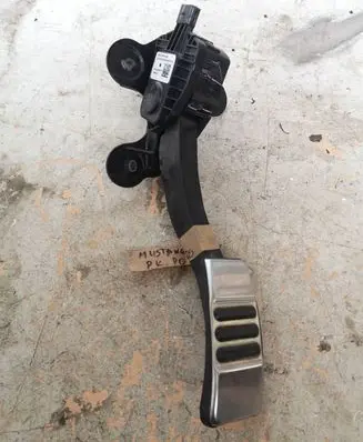Ford Mustang VI Accelerator throttle pedal Cr339f836 ab B1323A0614