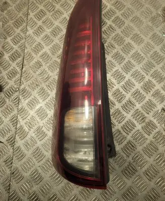 Renault Espace IV Rear/tail lights 8200394722