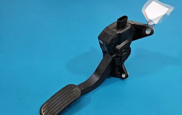 Toyota C-HR I Accelerator throttle pedal 78110F4022 IMPRK1590439