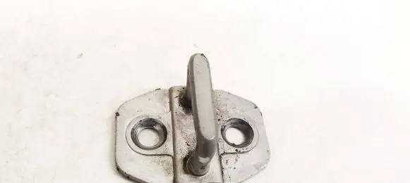Mercedes-Benz C AMG W204 Front door lock loop/hook striker 