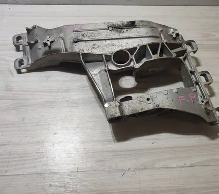 Jaguar F-Pace Gearbox mounting bracket HX736A026DE