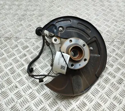 Volvo XC40 Front wheel hub 32246335