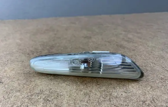 BMW 3 E90 E91 Front fender indicator light 6932998 63136932998 63137253326