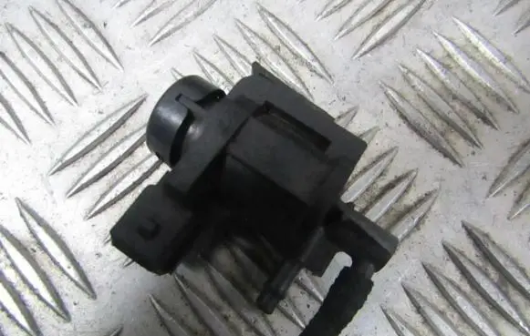 Audi A4 S4 B6 8E 8H Turbo solenoid valve 1j0906283a