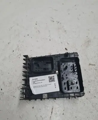 Volkswagen Golf V Fuse box set 1K0937124