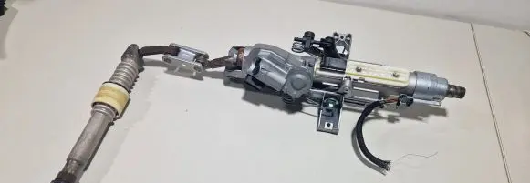 Mercedes-Benz SLK R171 Steering wheel axle A1714600516