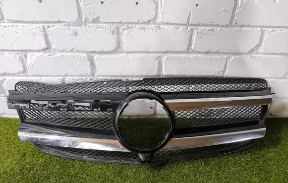 Mercedes-Benz GL X166 Front grill A1668850054