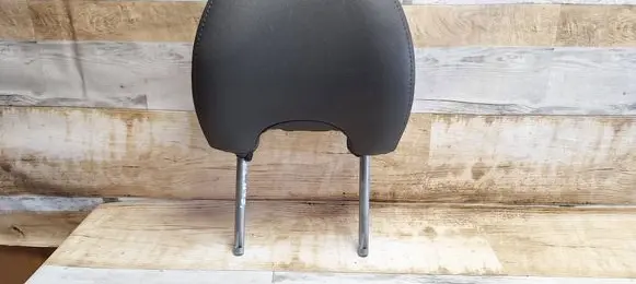 Volvo C30 Front seat headrest 