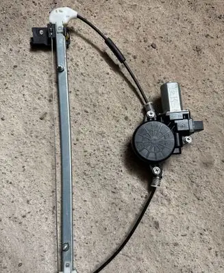 Mazda 6 Rear door window regulator motor D6515958X