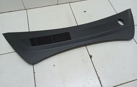 Tesla Model 3 Wiper trim 110406500B