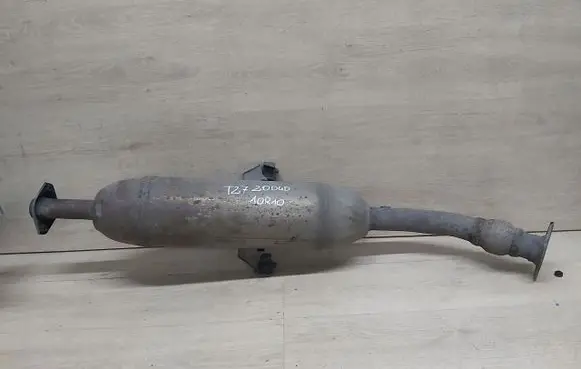 Toyota Avensis T270 Middle muffler/silencer T2710R10