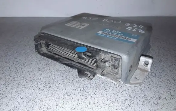 BMW 5 E34 Engine control unit/module 1726681 0261200178
