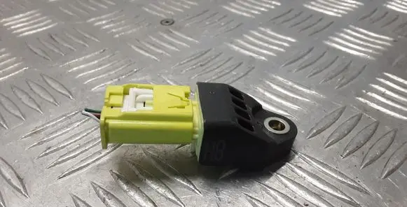 Toyota Auris E180 Airbag deployment crash/impact sensor 8983102140