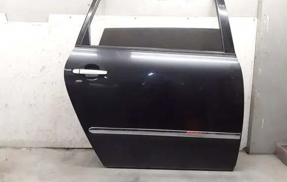 Toyota Avensis Verso Rear door 