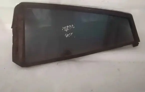 Rear vent window glass