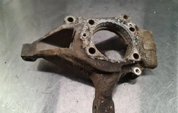 Volvo V70 Front wheel hub 9461944