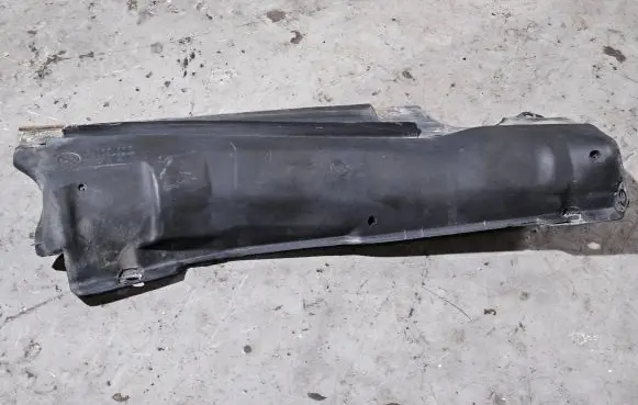 BMW 7 E38 Other engine bay part 8167185