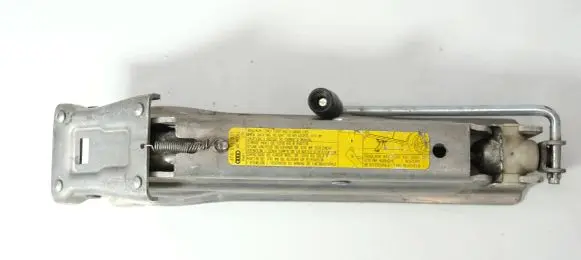 Audi A6 S6 C6 4F Lift Jack 4F0011031