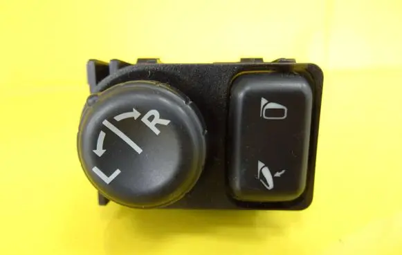 Wing mirror switch