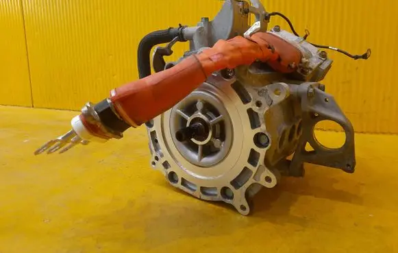 Nissan Leaf I (ZE0) Engine EM61 040675A