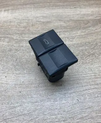 Ford Mondeo Mk III Tailgate/trunk/boot open switch FORDMONDEO