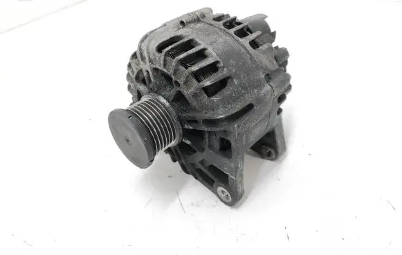 Renault Scenic III - Grand scenic III Generator/alternator 231007033R 211018441 2606523B