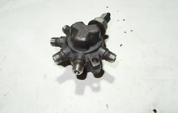 Renault Kangoo I Fuel distributor 0627612112 8200379933 55PP0302