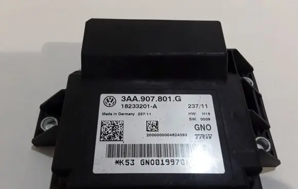 Audi Q3 8U Hand brake control module 3AA907801G 18233201A