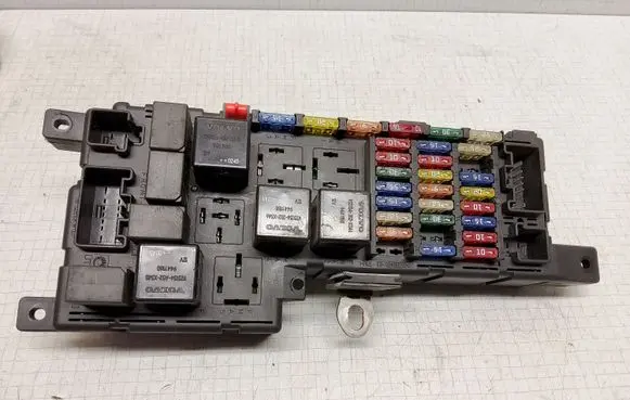 Volvo V70 Fuse module 8678449 518788104