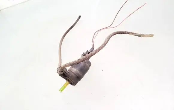 Nissan Primera Windscreen/windshield washer pump 20859233