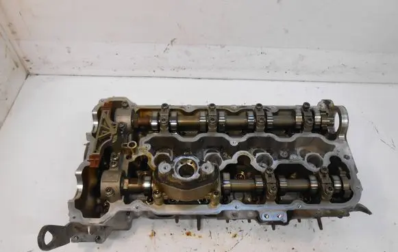 BMW 7 F01 F02 F03 F04 Engine head 7573936