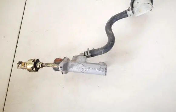 Toyota Avensis T220 Clutch master cylinder