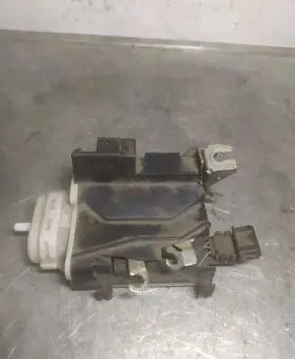 Audi A6 S6 C4 4A Front door lock 4A1837016B